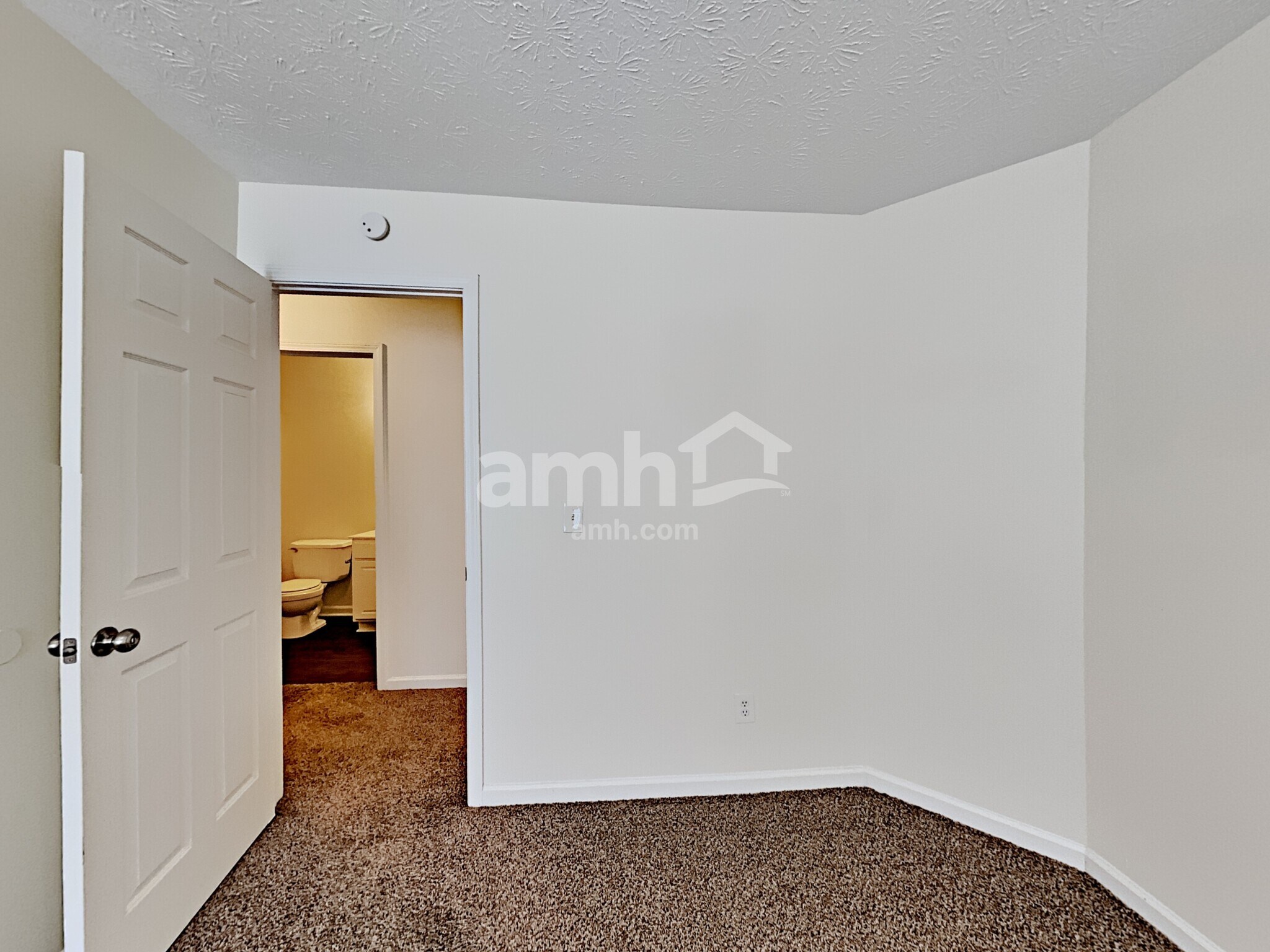 Building Photo - 4442 High Gate Dr NW