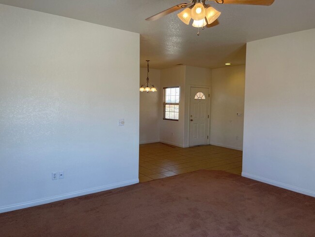 Building Photo - 3 Bdrm 2 Bath $1,495.00