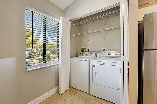 Building Photo - 605 Harbour Pointe Way