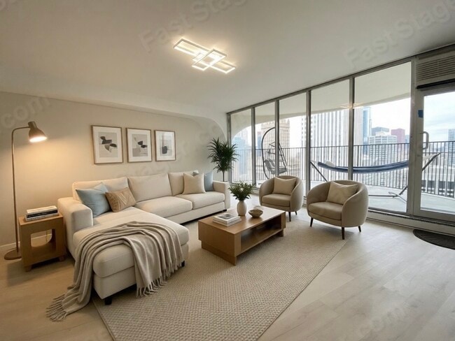 Building Photo - 300 N State St