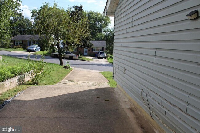 Building Photo - 5702 Goucher Dr