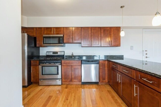 Building Photo - 125 43rd St