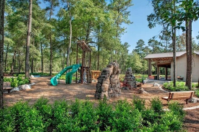Building Photo - 13224 N Salmon River Cir