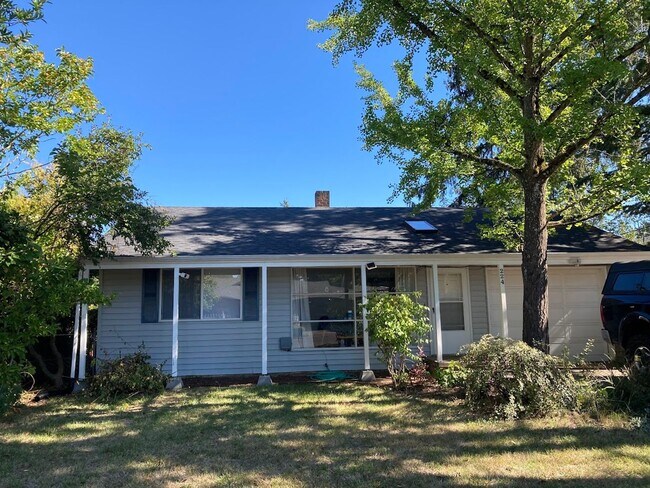 Primary Photo - 224 NE 127th Ave