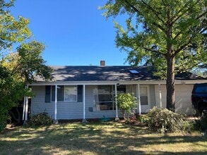 Building Photo - 224 NE 127th Ave