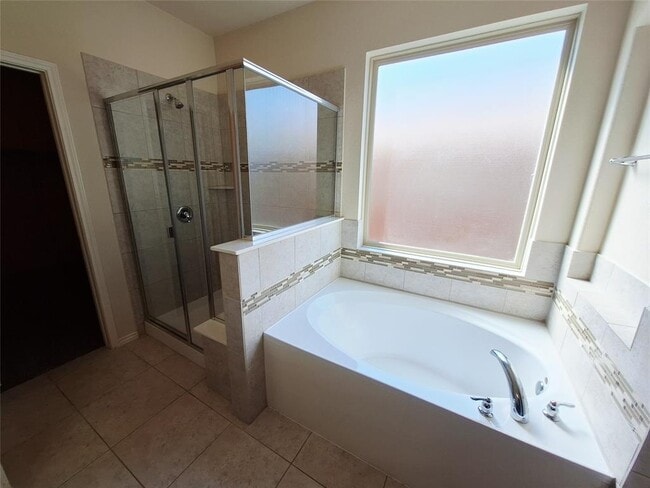 Building Photo - 525 Loma Cedro Bend