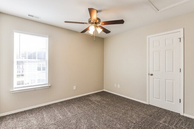Building Photo - 3009 Satinwood Dr