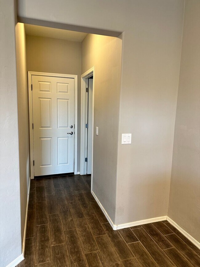 Building Photo - Beautiful Home in Saguaro Bloom!