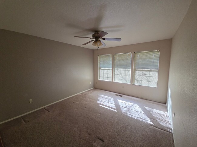 Building Photo - Gorgous 3 Bedroom 2/5 Bath Country Home