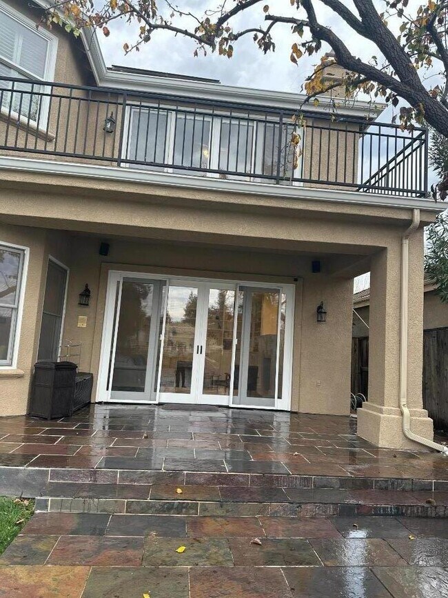 Building Photo - 4824 Longcove Dr