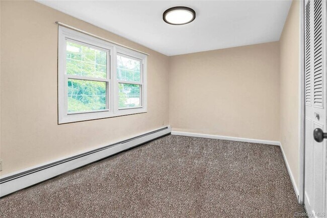 Building Photo - 40 Seabrook Ln