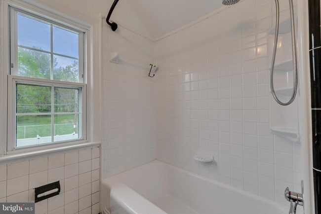 Building Photo - 3714 17th St NE