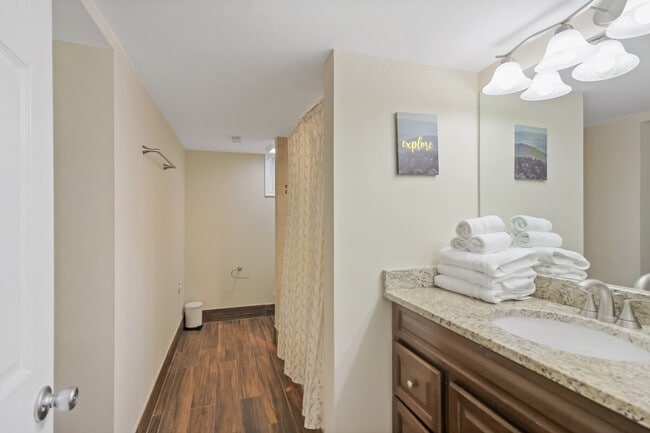 Building Photo - 624 US-29