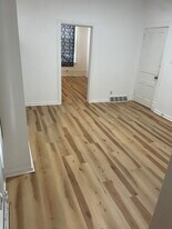 Building Photo - 726 Evergreen Ave