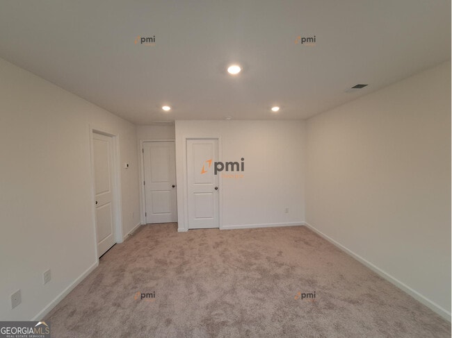 Building Photo - 285 Kenoot Dr