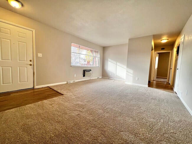 Building Photo - Larch1642 (KC-AM)