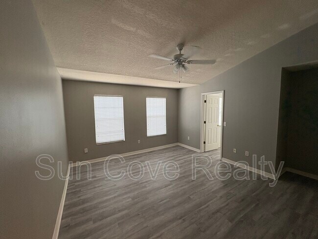 Building Photo - 11022 Black Swan Ct