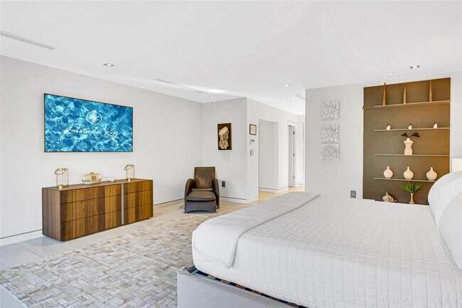 Building Photo - 1430 S Ocean Dr