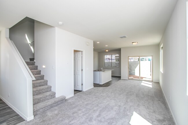 Building Photo - 3Br Home $1799 59th Ave/Broadway