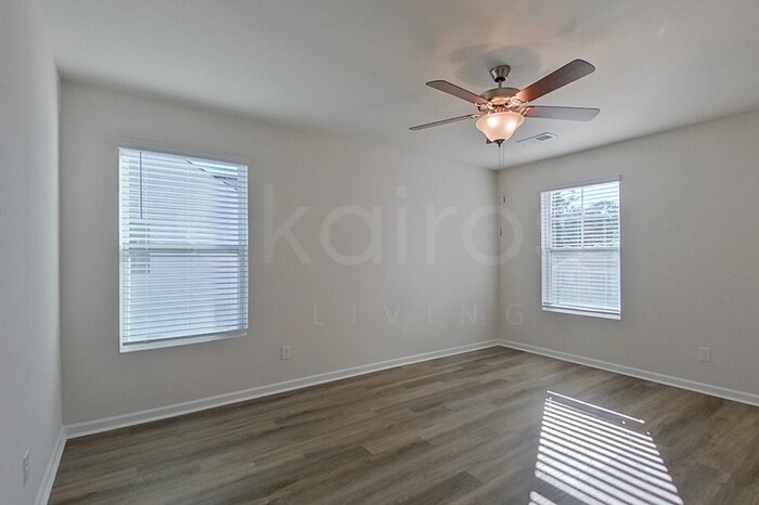 Building Photo - 117 Overstreet Way