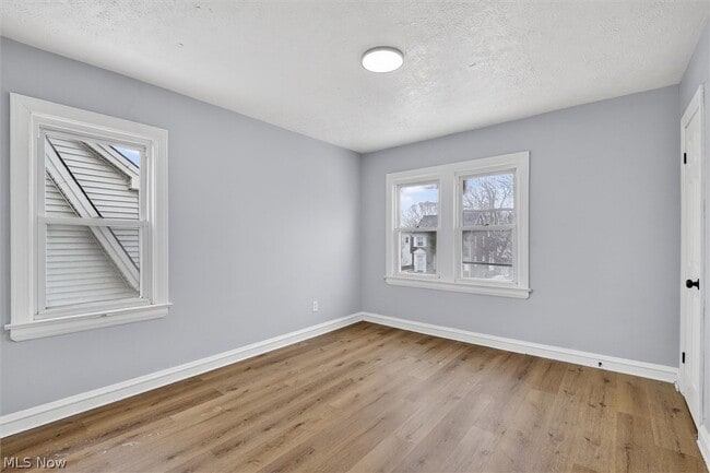 Building Photo - 231 E 210th St