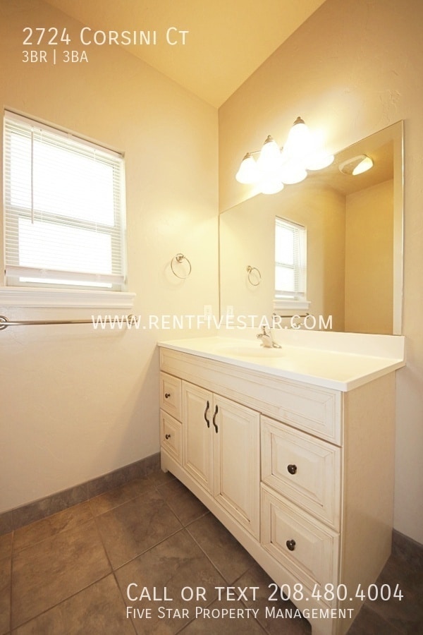 Building Photo - 2724 Corsini Ct