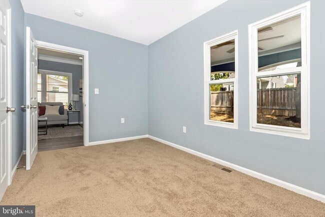Building Photo - 404 Cedarleaf Ave
