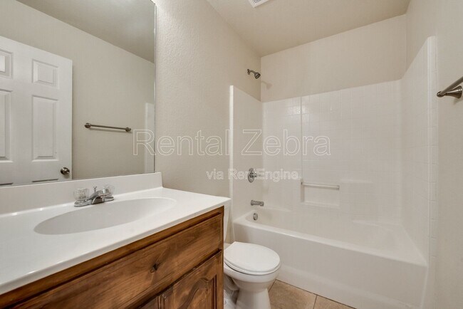 Building Photo - 4216 Summersweet Ln