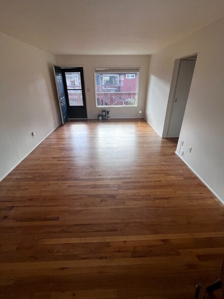 Building Photo - 3013 SE Waverleigh Blvd