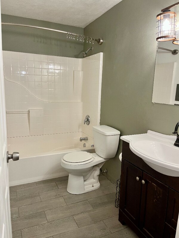 Building Photo - 742 150 S