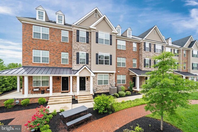 Building Photo - 712 Pony Ln