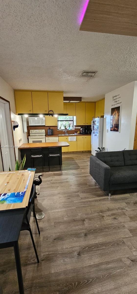 Building Photo - 1411 SW 24th Ct