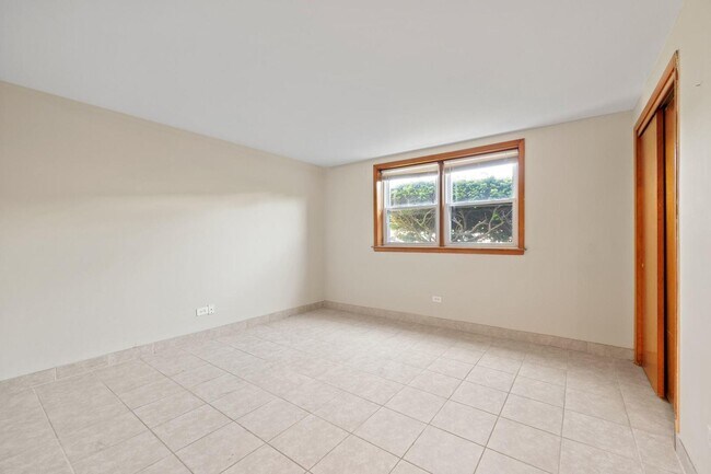 Building Photo - 8440 W 95th St