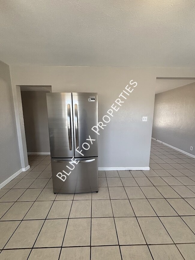 Building Photo - 5674 E Eastland St