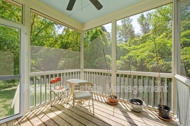 Building Photo - 1111 W Murray Ave