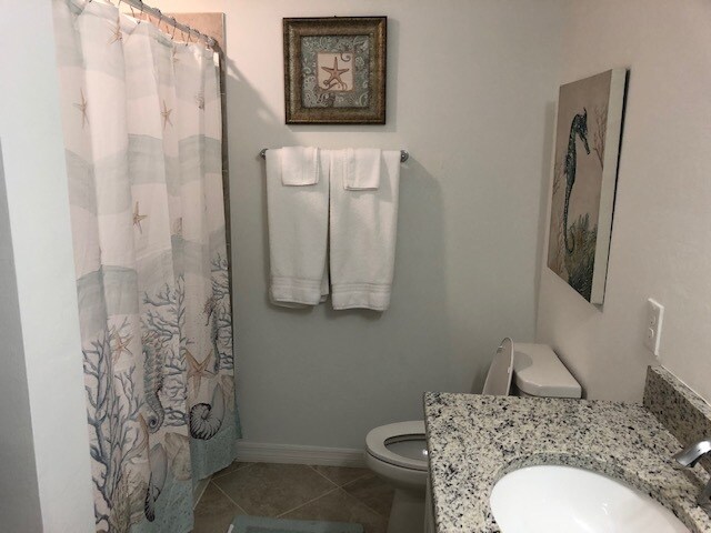 Master Bath - with tub - 43050 Greenway Blvd