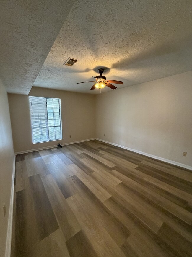 Building Photo - 311 Leisure Lake Dr