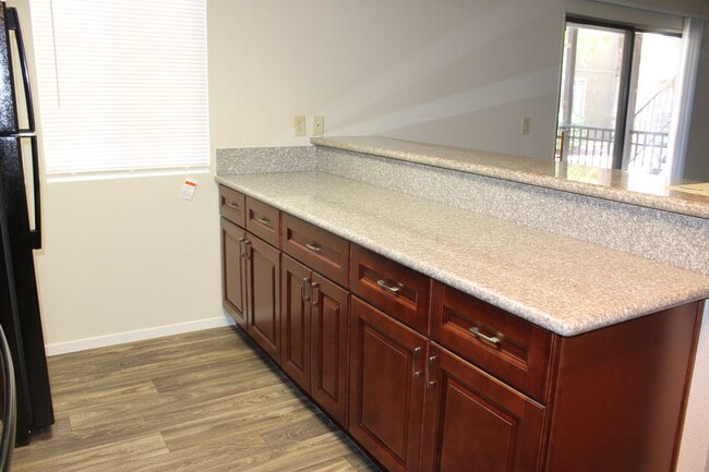 Building Photo - GUARD GATE COMMUNITY, 3 BEDROOM, 1.75 BATH...