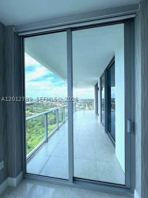 Building Photo - 17111 Biscayne Blvd