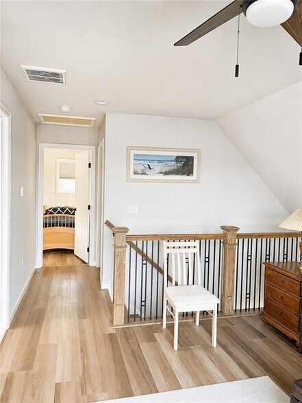 Building Photo - 160 S Jerry Cove