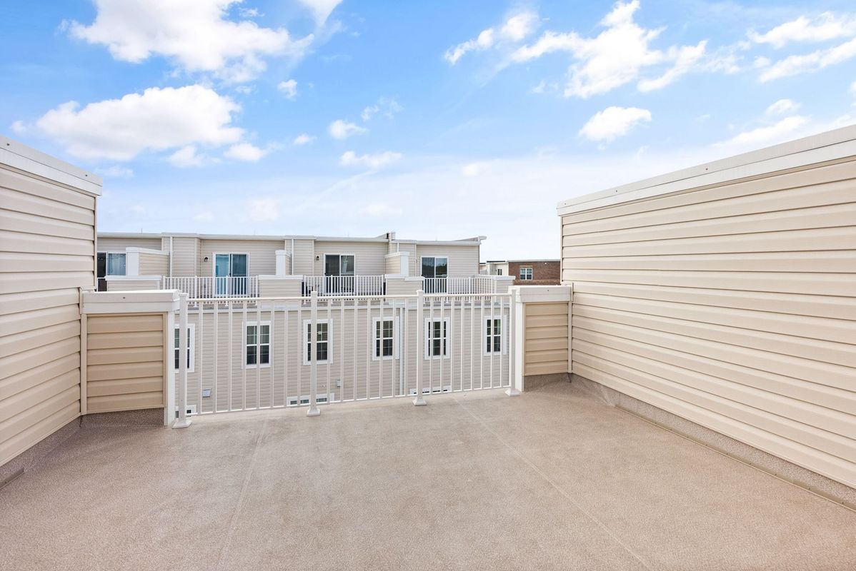 Building Photo - 9642 Weshire Dr