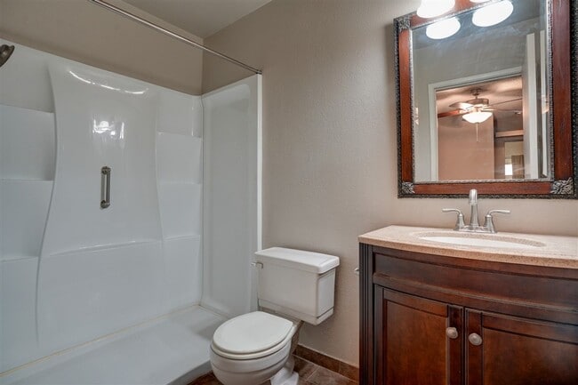 Building Photo - 2 bedroom, 2 bathroom condo for rent in Mo...