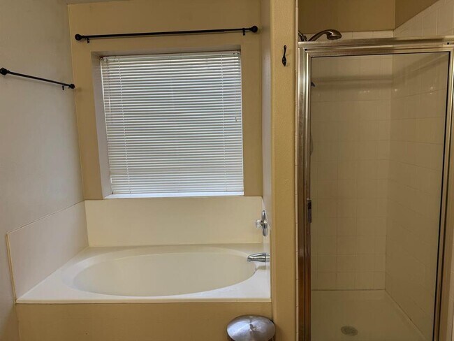 Building Photo - 206 Pheasant Ridge Dr