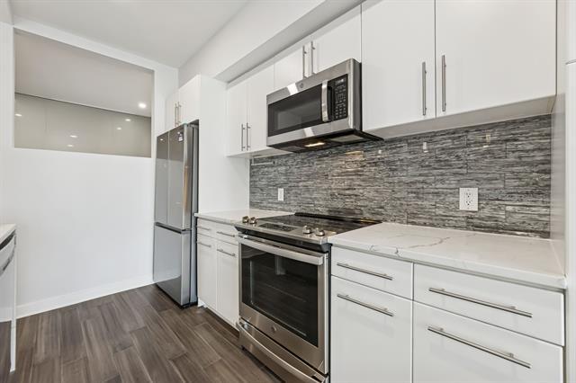 Building Photo - 4040 N Hall St