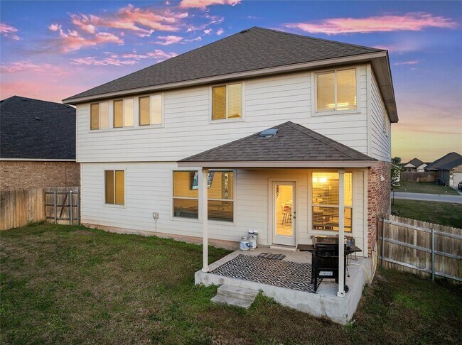 Building Photo - 6113 Lavaca Dr