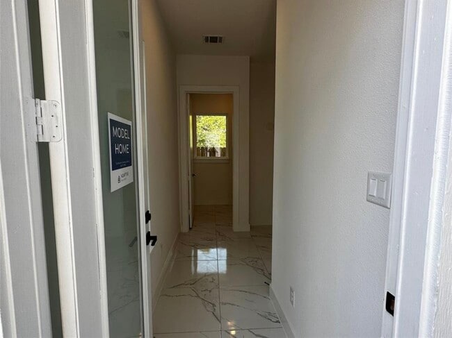 Building Photo - 6127 W Montgomery Rd