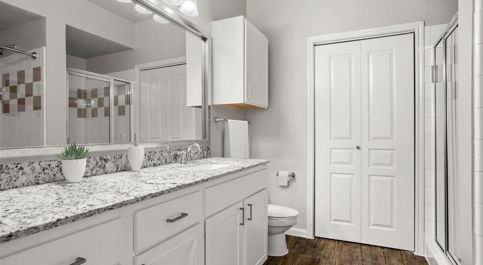 Building Photo - 7927 Forest Ln