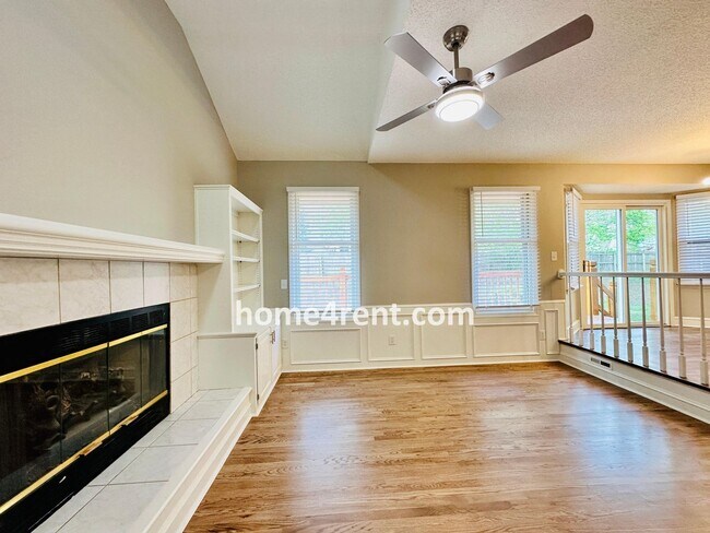 Building Photo - Wonderful Belton Home w/ Wood Floors, Finished Basement and Fenced Yard!