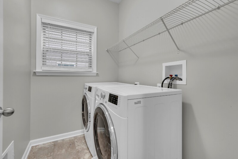 Building Photo - 7592 Holly Ridge Dr