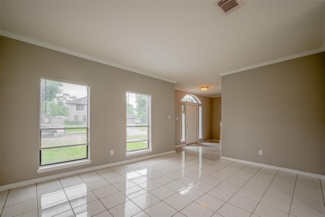 Building Photo - 215 Wood Cir Ln